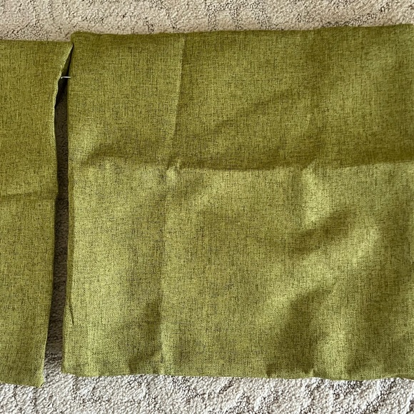 2 NEW Throw pillow covers 16” x 16” green linen look zipper closure - Picture 3 of 5